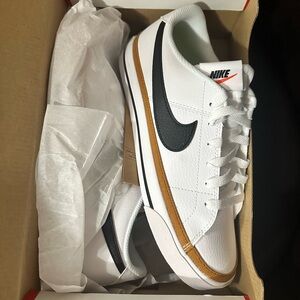 Nike women’s court legacy, brand new never worn. $50 OBO